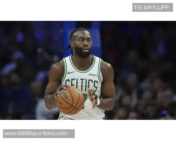 杰伦布朗左腿筋紧张状态不明绿军官方宣布回归存疑