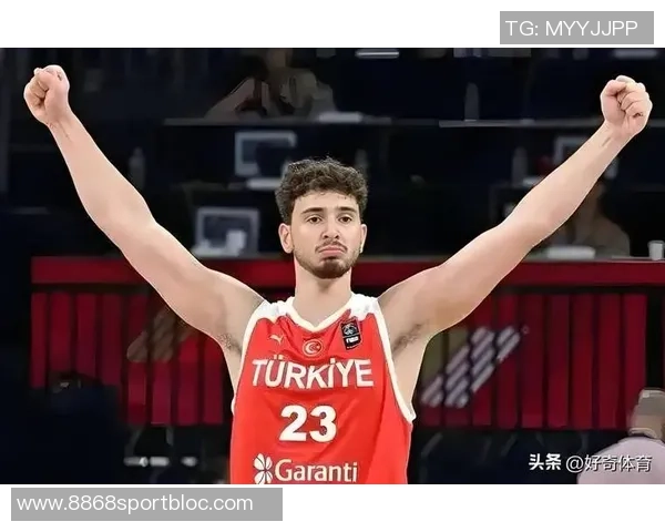 名嘴比尔西蒙斯评选中锋阵容约基奇领衔一阵申京杜伦入选二三阵 名嘴比尔西蒙斯评选中锋阵容约基奇领衔一阵申京杜伦入选二三阵