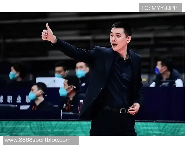 杨鸣被驱逐引发媒体热议其高昂斗志与潜在惩罚成焦点