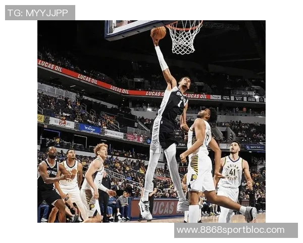 字母哥猛如虎仅用26分钟砍下37分14篮板5助攻展现统治力