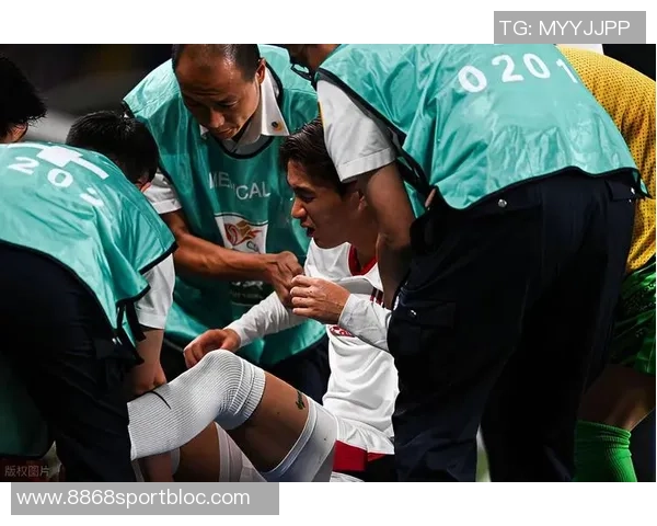 广岛球员失误送机会米内罗头球被解围路易斯补射遗憾中柱